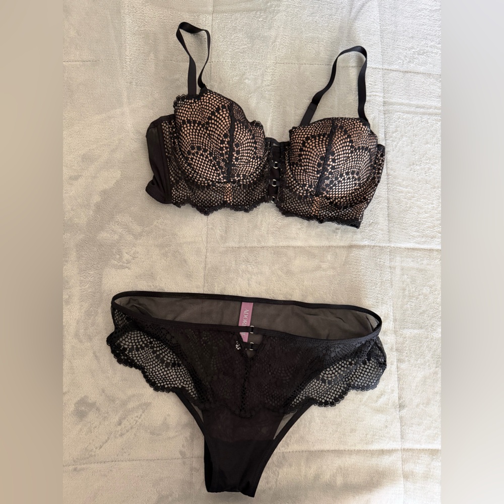 Adore Me 6 sets of sexy lingerie